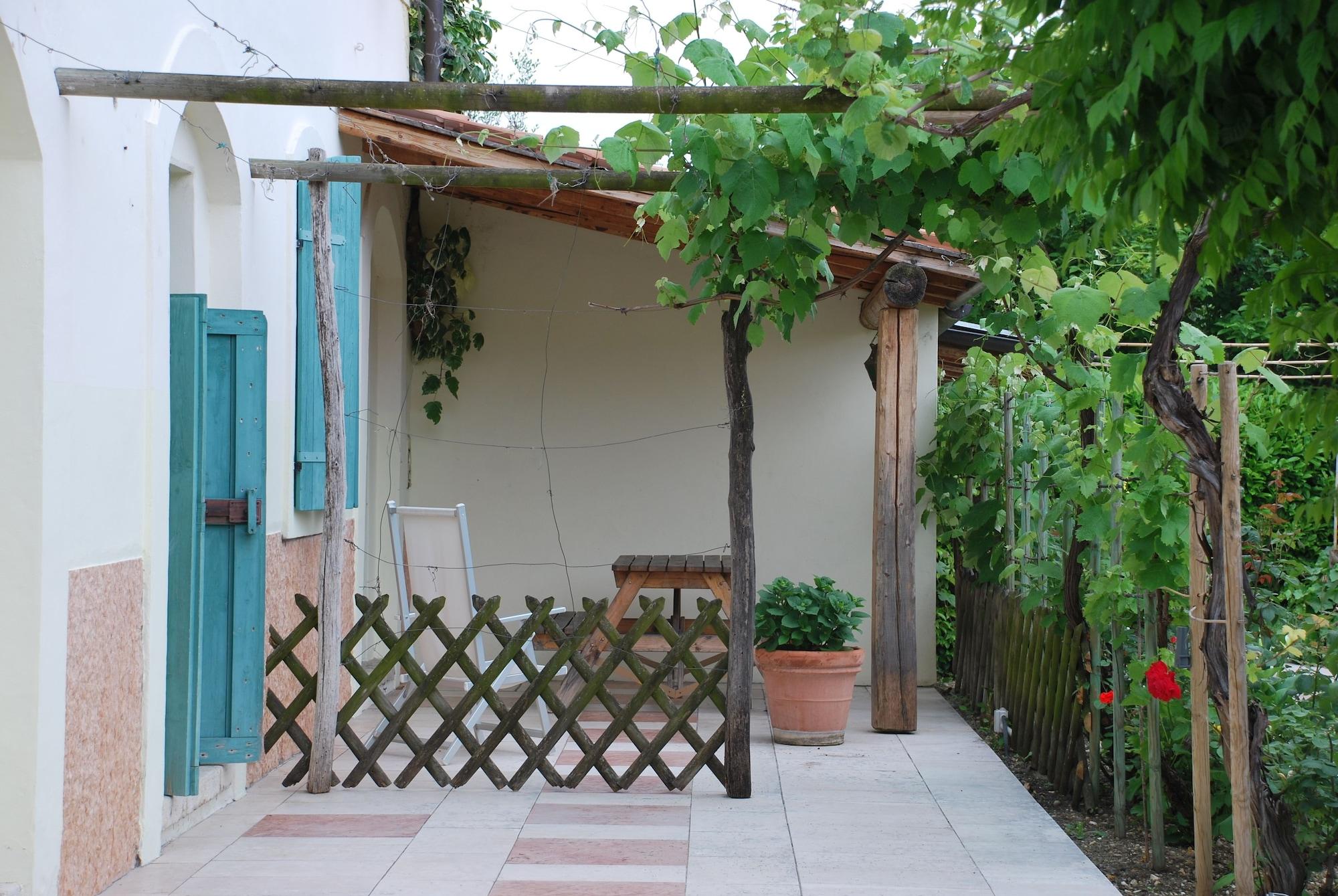 Bed and Breakfast La Tinassara Лацизе Екстер'єр фото
